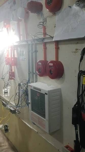 Fire alarm detectors and control panel wiring