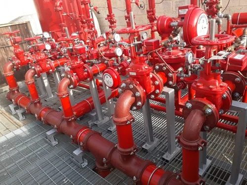 Fire hydrant pump and valve assembly