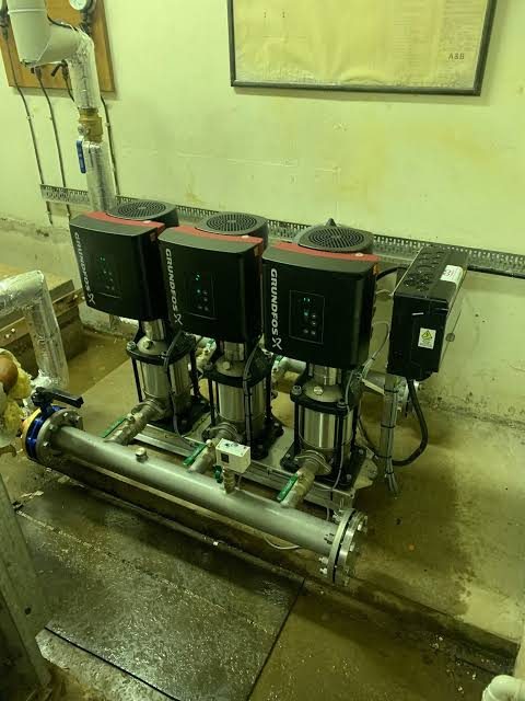 Booster pump set with control panel
